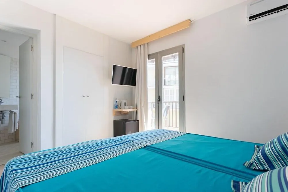 Hotel Eolo Port de Pollenca 3*,
