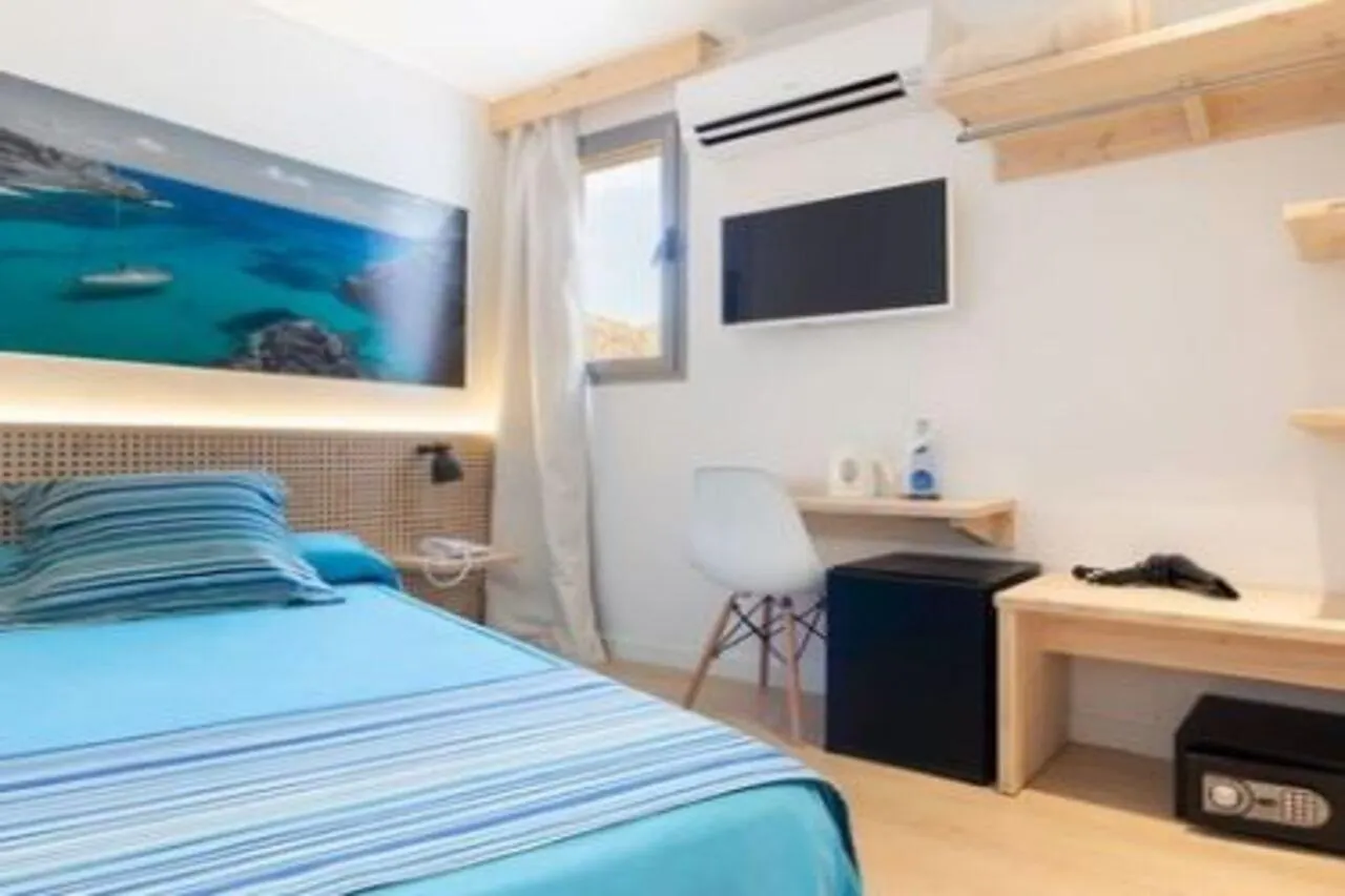 Hotel Eolo Port de Pollenca 3*,  Spain